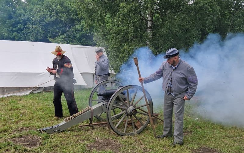 38. WESTERN- UND VORDERLADERTREFFEN 2025 – Trotz Regenwetter ein voller Erfolg – Bild